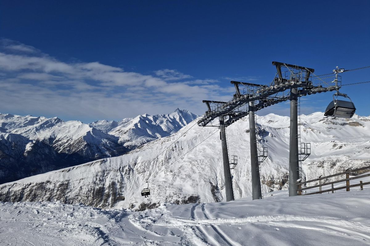 Stonožkou do lyžařského ráje pod Velkým Zvoníkem